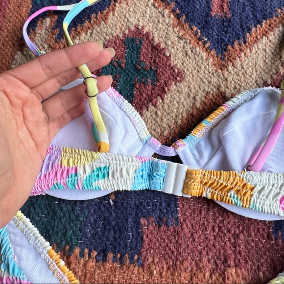 Pastel bikini set in size small - Picture 6 of 6